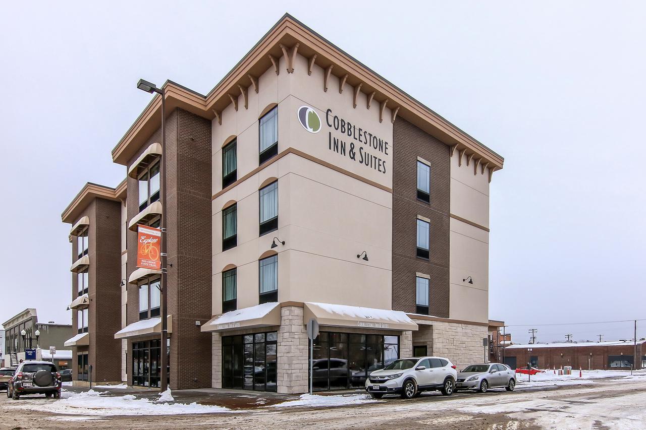 Cobblestone Inn&Suites - Menomonie/UW-Stout Esterno foto