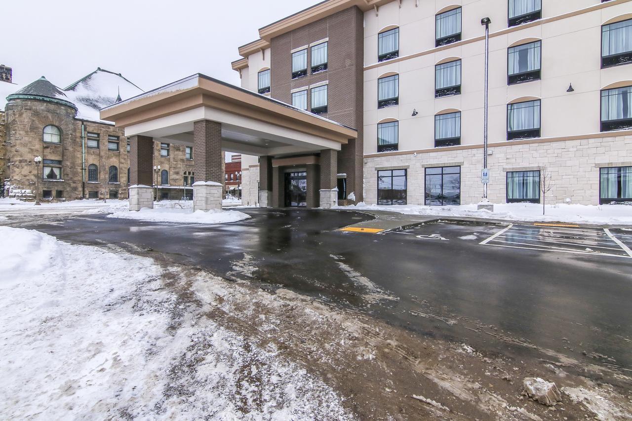 Cobblestone Inn&Suites - Menomonie/UW-Stout Esterno foto
